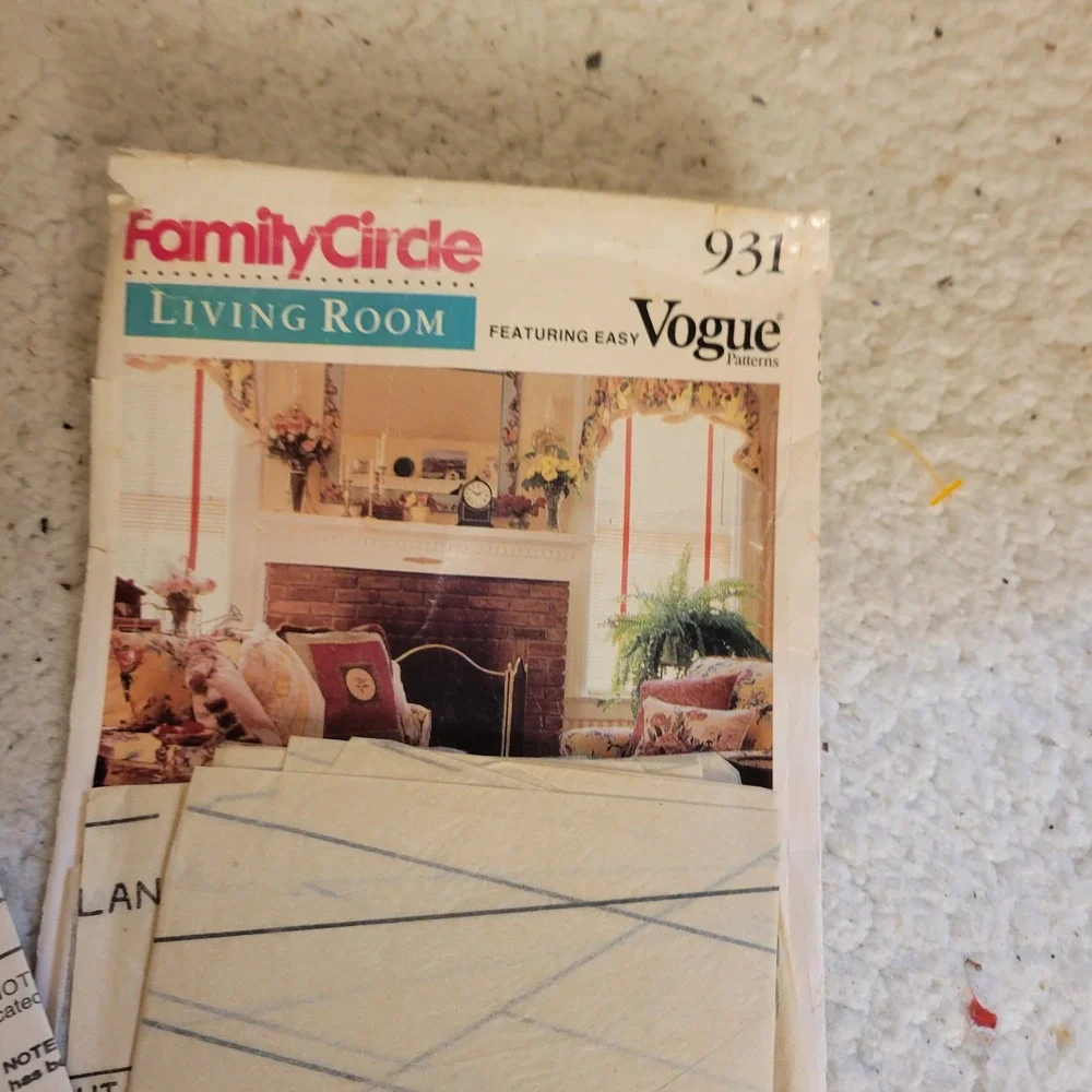 Vogue 931 Sewing Pattern Family Circle Living Room Valance Slipcover OS Fair